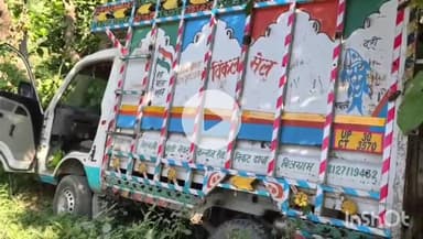 हरदोई: सुरसा तिराहे पर पिकप की टक्कर से बाइक सवार 5 लोगों की हुई मौत, मरने वालों में एक पुरुष, दो महिलाएं और दो बच्चे शामिल