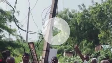 प्रतापगढ़: रोहखुर्द कला में दो महीने में बारह बार फूंका ट्रांसफार्मर, ग्रामीणों ने किया विरोध प्रदर्शन