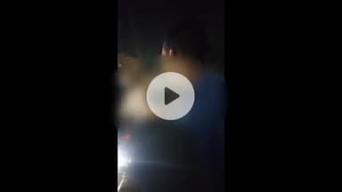 झांसी: यात्रिक होटल के पास नाबालिक बच्चे ने तेज रफ्तार एक्टिवा बाइक में मारी टक्कर, बच्ची को आई मामूली चोट, वीडियो हुआ वायरल