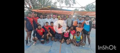 बेमेतरा: रनबोड़ गांव में आयोजित कबड्डी प्रतियोगिता में जिला पंचायत सदस्य मधु राय ने लिया हिस्सा