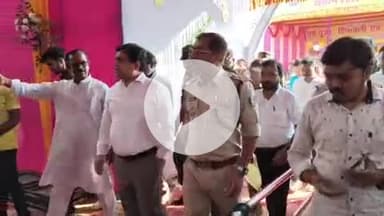 चौपारण: उपायुक्त एवं पुलिस अधीक्षक ने किया चौपारण दुर्गा पूजा पंडाल का निरीक्षण