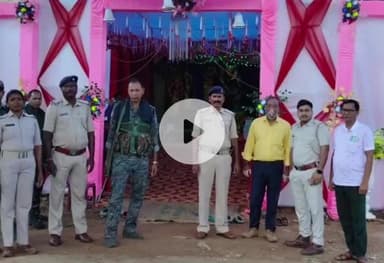 कोलेबिरा: लचरागढ़ में दुर्गा सप्तमी पर पुलिस-प्रशासन ने किया पंडालों का निरीक्षण