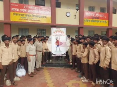 झाबुआ: मैं हूं अभिमन्यु अभियान के तहत पिटोल में पुलिस द्वारा कार्यक्रम आयोजित किया गया