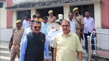 जौनपुर: अपर मुख्य निर्वाचन अधिकारी ने ईवीएम और वीवीपैट वेयरहाउस का किया निरीक्षण