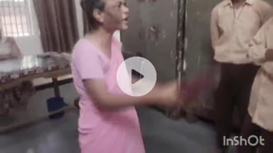 झाबुआ: पिटोल के एक स्कूल में विद्यार्थियों और शिक्षिका के बीच विवाद, विद्यार्थियों को धमकाती दिखी शिक्षिका, वीडियो वायरल
