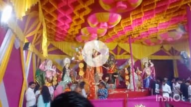 गोरौल: गोरौल प्रखंड क्षेत्र के गांवों में माता दुर्गा का नेत्रपट खुलते ही पूजा-अर्चना करने उमड़ी श्रद्धालुओं की भीड़