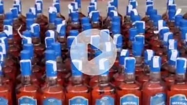 मुशहरी: उत्पाद विभाग ने दो अलग अलग थाना क्षेत्र में छापेमारी कर नकली शराब किया बरामद,तीन महिला समेत 5 कारोबारी गिरफ्तार