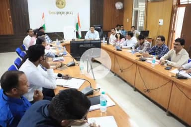 झाबुआ: झाबुआ सीईओ जिला पंचायत द्वारा समयावधि पत्रों की समीक्षा बैठक ली गयी