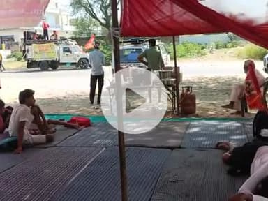 बालाजी सेवा समिति महावीरनगर चुरु सालासर पैदल यात्री के लिए भण्डार लगाया गया है