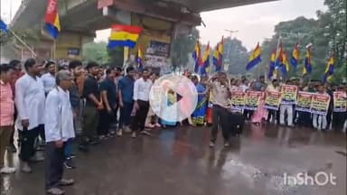 दुर्ग: मुर्गा चौक पर भिलाई इस्पात संयंत्र में ठेका मजदूरों ने किया प्रदर्शन