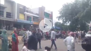 महू सिमरोल थाने में नाबालिग आत्महत्या मामले में परिजनों का हंगामा, चक्का जाम