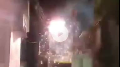 अमरोहा: अमरोहा शहर में बिजली लाइन फटने से उठी भीषण चिंगारी, भगदड़ मची, बिजली आपूर्ति ठप