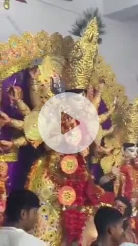 असरगंज: असरगंज में खुले मां दुर्गा के पट, अष्टमी पर मंदिरों में उमड़ी श्रद्धालुओं की भीड़