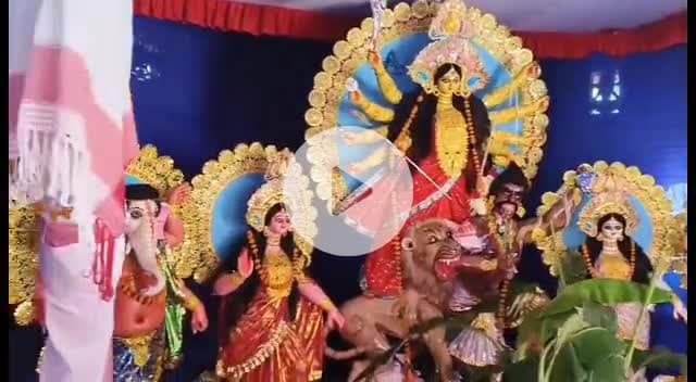 সৰ্থেবাৰী: মহা অষ্টমী পুজা উপলক্ষে সৰ্থেবাৰীৰ পল্লা- নামশলা পুজাস্থলিত ভক্তৰ ভিৰ