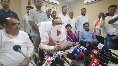 रामपुर: मंगलवार को जिले के प्रभारी मंत्री जेपीएस राठौर ने सिविल लाइन क्षेत्र के गेस्ट हाउस में GST पर की प्रेसवार्ता