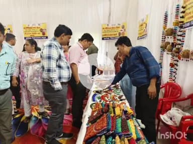 झाबुआ: आजीविका कला दीर्घा भवन झाबुआ में आजीविका फ्रेश मेले का शुभारंभ, जिला पंचायत सीईओ रहे मुख्य अतिथि