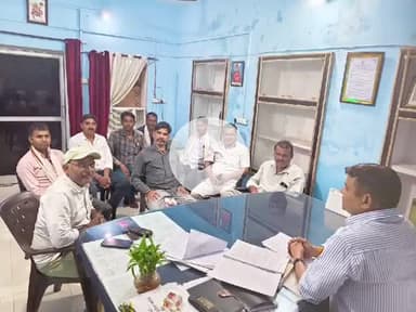 धौलपुर: आगामी त्यौहारों, कानून व्यवस्था एवं आमजन से बेहतर समन्वय के लिए शहर के थानों में सीएलजी सदस्यों की बैठक आयोजित