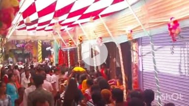नगर नौसा: प्रखंड क्षेत्र के पूजा पंडाल में गोद भराई को लेकर उमड़ी भीड़, पुलिस मुस्तैद