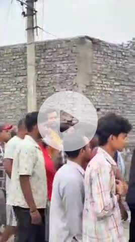 मुरादाबाद: कटघर थाना क्षेत्र में कड़ी सुरक्षा व्यवस्था और पुलिस फोर्स की मौजूदगी में मृतक शोभित ठाकुर का हुआ अंतिम संस्कार