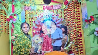 महनार: महनार में शारदीय नवरात्र की महाअष्टमी पर पूजा-अर्चना के लिए उमड़ी श्रद्धालुओं की भीड़