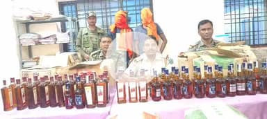 मेदिनीनगर (डालटनगंज): मनातू में अंडे की आड़ में शराब तस्करी, गढ़वा के दो तस्कर 348 बोतल वाइन के साथ गिरफ्तार