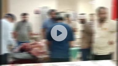 चूरू: बुचावास के पास सड़क हादसे में गंभीर घायल 2 लोगों को जिला अस्पताल लाया गया, हादसे में 2 की हुई मौत