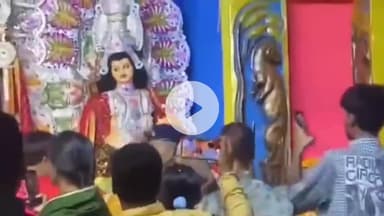 पटना ग्रामीण: राजद प्रमुख लालू प्रसाद यादव ने डाक बंगला चौराहा स्थित दुर्गा पूजा पंडाल में की पूजा-अर्चना