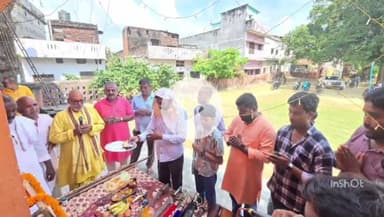 फरेंदा: कोल्हुई दुर्गा मंदिर प्रांगण में शस्त्र पूजन का आयोजन