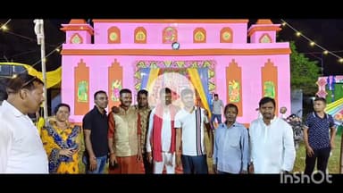 पतरातू: बड़कागांव विधायक ने दुर्गा अष्टमी पर पीटीपीएस, न्यू मार्केट, पंचमंदिर, पतरातु बस्ती में की पूजा