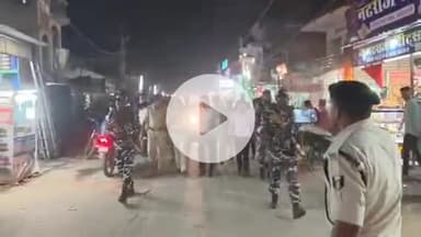 परिहार: परिहार में दुर्गा पूजा पर शांति व्यवस्था के लिए पुलिस ने निकाला फ्लैग मार्च