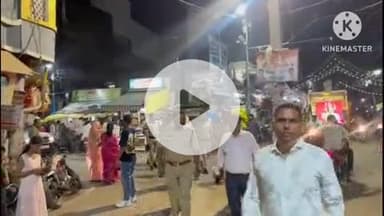 खुरई: दशहरा और त्योहारों में कानून व्यवस्था के लिए एसडीएम व एसडीओपी ने पुलिस बल के साथ निकाला फ्लैग मार्च