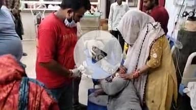 हाथरस: मोहल्ला नाई का नगला में सीढ़ियों से गिरकर बाइक पर लगे युवक का सिर, गंभीर हालत में परिजन लाए अस्पताल