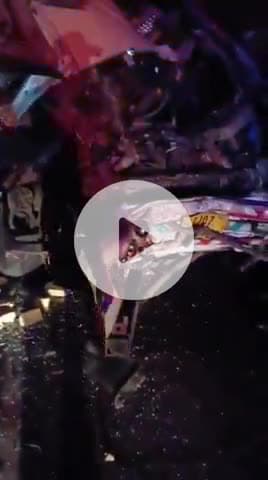 चौपारण: ट्रेलर ने बस को मारी जोरदार टक्कर, चालक घंटों तक केबिन में फंसा रहा