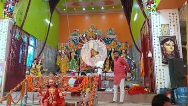समस्तीपुर: जिले में मां दुर्गा का पट खुलते ही पूजा-अर्चना के लिए महिला श्रद्धालुओं की जुटी भीड़, सुरक्षा के पुख्ता इंतजाम