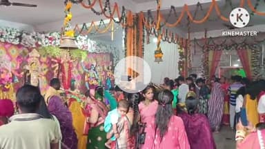 घाघरा: अष्टमी पूजा को लेकर घाघरा प्रखंड सहित कई गांवों के दुर्गा पूजा पंडालों में उमड़ी श्रद्धालुओं की भीड़