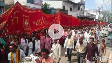 सरदारपुर: दसाई में नवरात्रि के अंतिम दिन पाटीदार समाज ने निकाली चुनरी यात्रा, माँ अंबिका को अर्पित की 451 फीट लंबी चुनरी