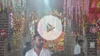 सुपौल: सुपौल नगर परिषद में दशहरा पर्व की नवमी पूजा पर उमड़ी श्रद्धालुओं की भीड़, प्रशासन सतर्क