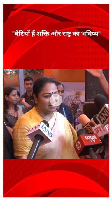 सरस्वती विहार: मुख्यमंत्री रेखा गुप्ता ने कन्या पूजन पर कहा- बेटियाँ हैं शक्ति और राष्ट्र का भविष्य