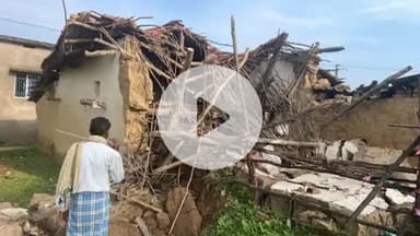 चौपारण: बारिश से ढहा कच्चा मकान, दैहर पंचायत के हथिंदर गांव का गरीब परिवार बेघर