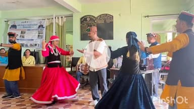 सोलन: कलाकारों ने GP जौणाजी व शमरोड़ में गीत-संगीत व नुक्कड़ नाटक के माध्यम से ग्रामीणों को योजनाओं के बारे में जागरूक किया