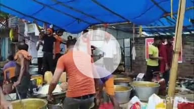 अरवल: महानवमी को लेकर सब्जी मंडी दुर्गा पंडाल में भंडारे का आयोजन किया गया