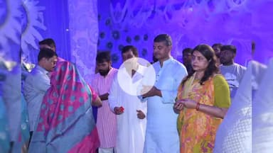 कांके: बिहार क्लब दुर्गा पूजा पंडाल में झारखंड के मुख्य सचिव ने परिवार संग की पूजा-अर्चना