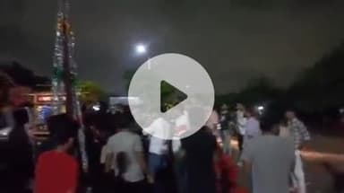 झांसी: मुक्ताकाशी मंच के पास लाठी-डंडे चले, युवकों को दौड़ाकर पीटा, पुलिस मामले की जांच में जुटी