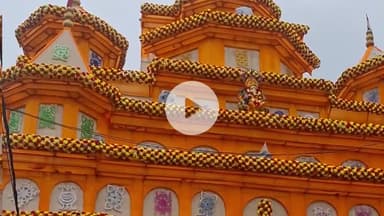 महनार: महनार पटेल चौक पर कलकत्ता के दुर्गा मंदिर जैसा 61 फीट का पूजा पंडाल बना आकर्षण का केंद्र