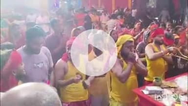 आरा: आरा शहर में नवरात्रि के नौवे दिन मां दुर्गा की आरती में भक्तों की उमड़ी भीड़, मां के दर्शन को लगी भीड़