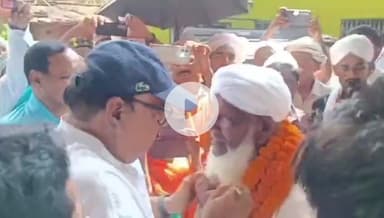 गिरिडीह: गांडेय प्रखंड के बड़कीटांड-महेशमुंडा से उमराह के लिए जायरीनों का जत्था मक्का मदीना रवाना