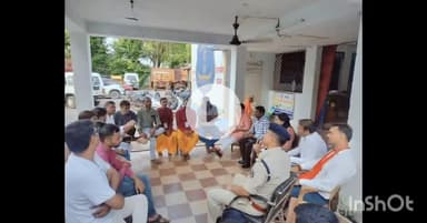 बेमेतरा: SSP रामकृष्ण साहू के निर्देश पर थाना साजा परिसर में दुर्गा उत्सव व दशहरा उत्सव समितियों की सदस्यों की बैठक ली गई