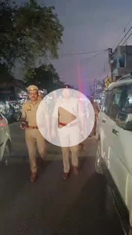 करछना: घूरपुर क्षेत्र के जसरा में होने वाले दशहरा मेले को लेकर पुलिस ने बढ़ाई सख्ती, एसीपी ने किया पैदल मार्च