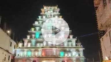 आरा: बाजार समिति में श्री श्री दुर्गा पूजा समिति द्वारा तिरुपति बालाजी मंदिर का प्रारूप, आकर्षण का केंद्र लाइटिंग है