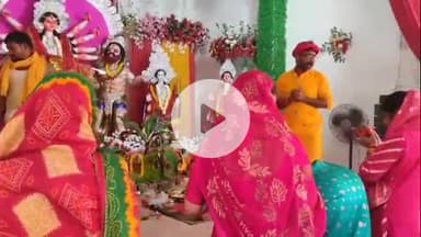 बरौनी: गढहरा के मंदिरों में माता दुर्गा के दर्शन के लिए महानवमी पर उमड़ी भक्तों की भीड़